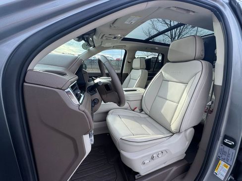 Used 2024 GMC Yukon Denali w/ Advanced Technology Package image 23