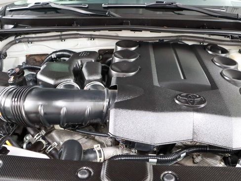 Used 2021 Toyota 4Runner SR5 AWD/4WD image 30