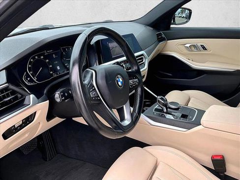 Used 2018 BMW 320i Sedan RWD image 13