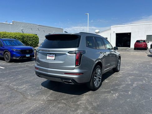 Used 2024 Cadillac XT6 Sport w/ Technology Package AWD/4WD image 10