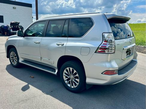 Used 2015 Lexus GX 460 Luxury w/ Preferred Accessory Package AWD/4WD image 6