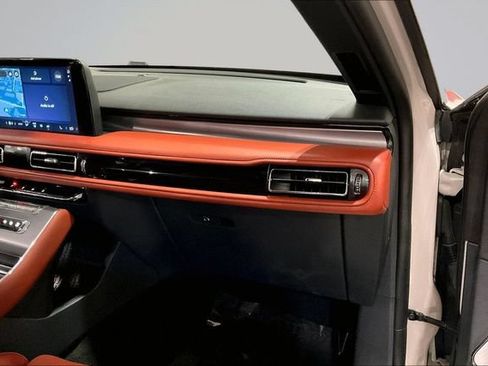 Used 2025 Lincoln Aviator Reserve w/ Equipment Group 201A AWD/4WD image 19