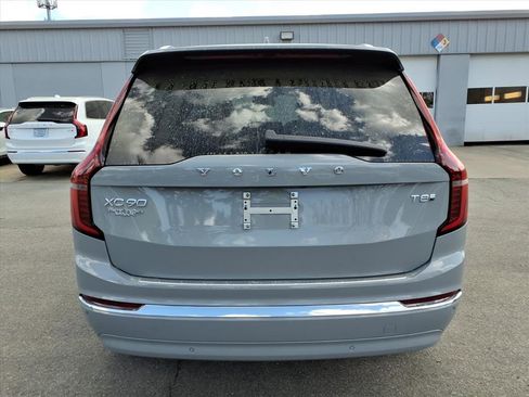 New 2026 Volvo XC90 T8 Ultra w/ Protection Package Premier AWD/4WD image 4