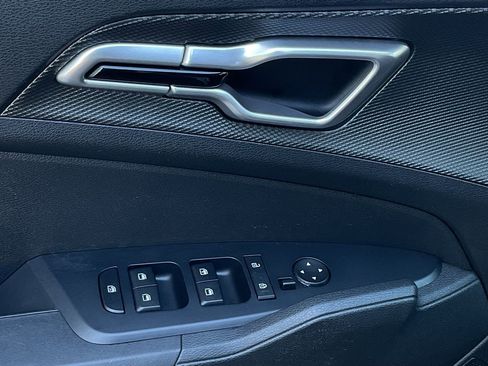 Used 2025 Kia Sportage LX image 12