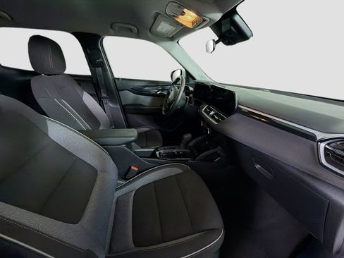 Used 2024 Chevrolet TrailBlazer LT FWD image 28