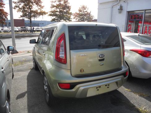 Used 2013 Kia Soul ! w/ Premium Pkg image 4