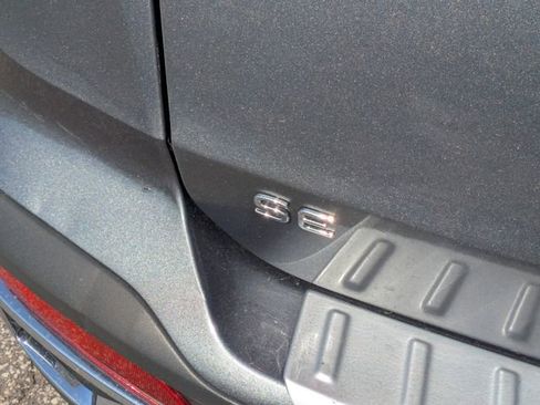Used 2023 Volkswagen Taos SE w/ Panoramic Sunroof Package FWD image 12