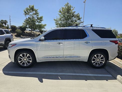 Used 2020 Chevrolet Traverse Premier w/ LPO, Floor Liner Package FWD image 12