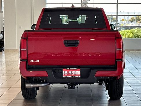 Used 2025 Toyota Tacoma SR5 AWD/4WD image 6