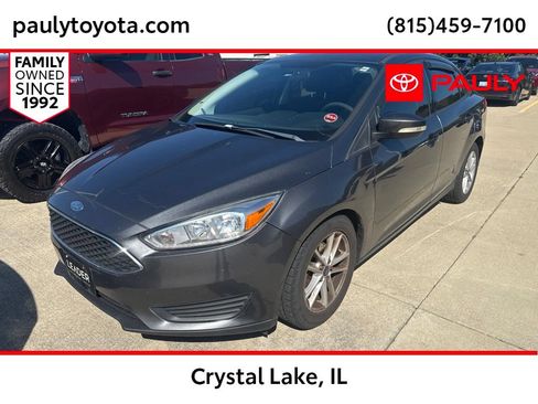 Used 2017 Ford Focus SE FWD image 1