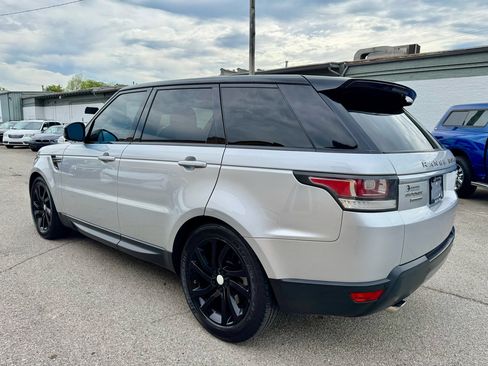 Used 2015 Land Rover Range Rover Sport SE image 4