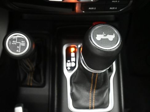 Used 2021 Jeep Wrangler Unlimited Sahara AWD/4WD image 15