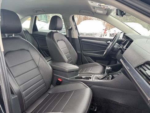 Used 2024 Volkswagen Jetta SE image 31