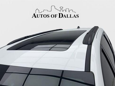 Used 2023 Chrysler Pacifica Limited w/ S Appearance Package FWD image 11