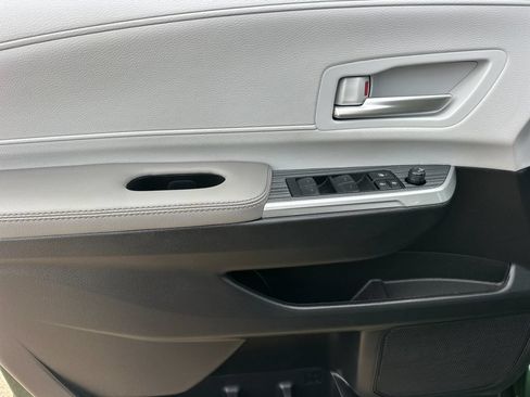 Certified 2026 Toyota Sienna XLE FWD image 11