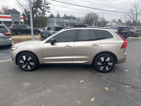Used 2025 Volvo XC60 T8 Plus w/ Protection Package Premier image 11