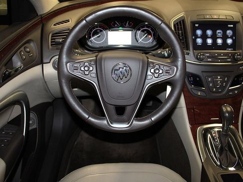 Used 2016 Buick Regal FWD image 13