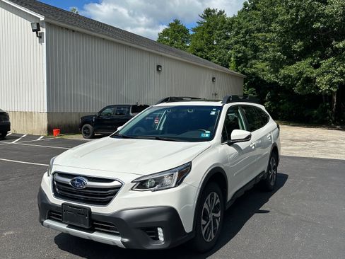 Used 2022 Subaru Outback Limited AWD/4WD image 1