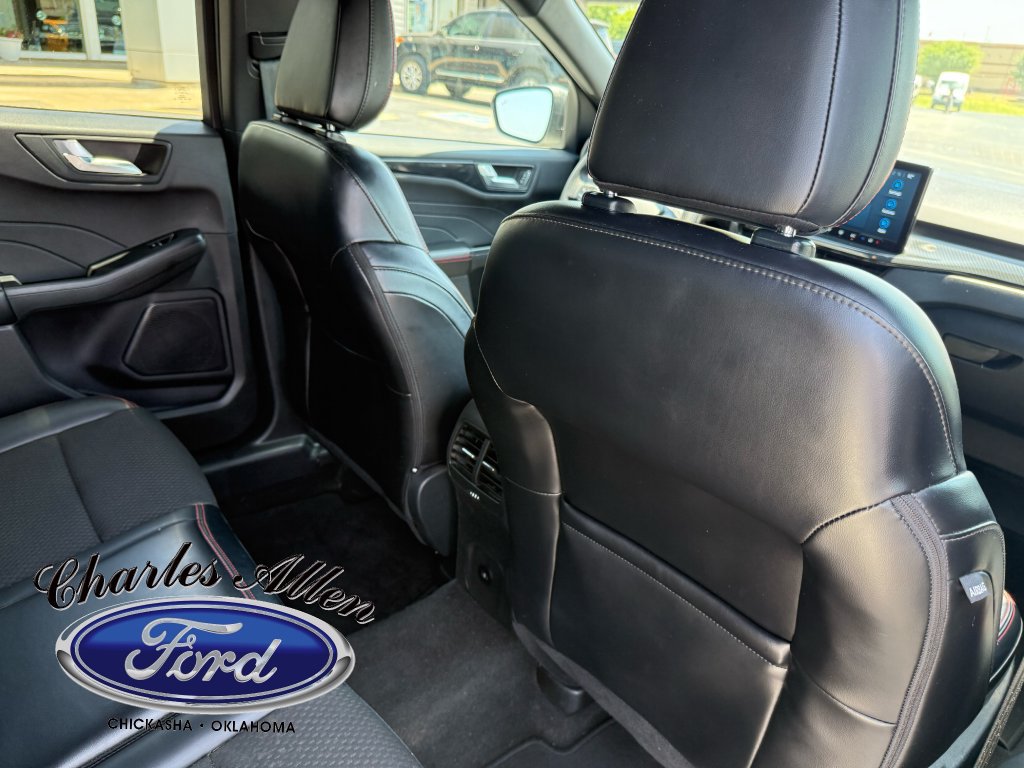 Used 2024 Ford Escape ST-Line w/ Tech Pack #1 FWD image 16
