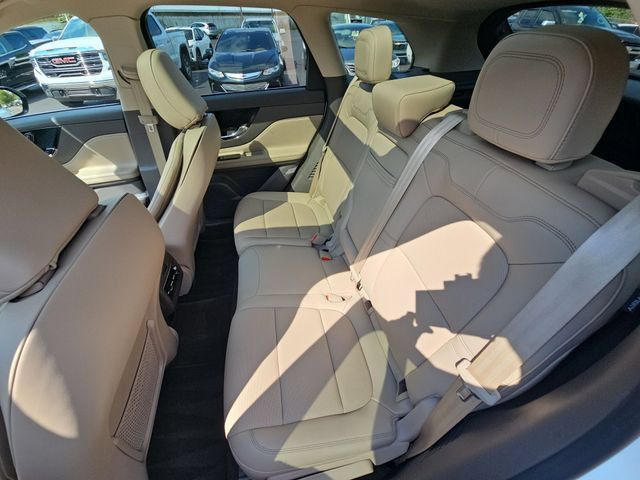 Used 2022 Lincoln Corsair AWD w/ Premium Package image 28