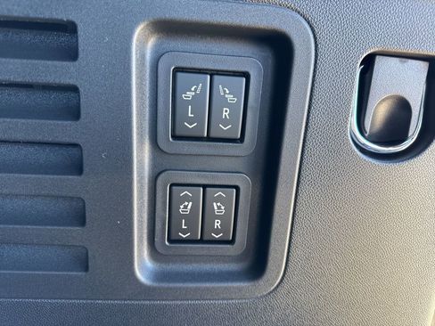 New 2026 GMC Acadia Denali w/ Super Cruise Package image 37