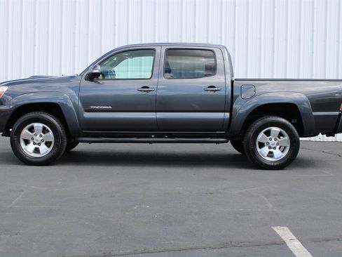 Used 2013 Toyota Tacoma PreRunner w/ TRD Sport Pkg RWD image 3