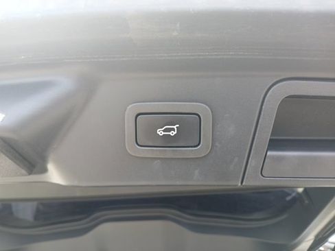 Used 2022 Land Rover Range Rover Velar R-Dynamic S AWD/4WD image 11