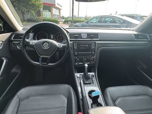 Used 2018 Volkswagen Passat 2.0T SE FWD image 7