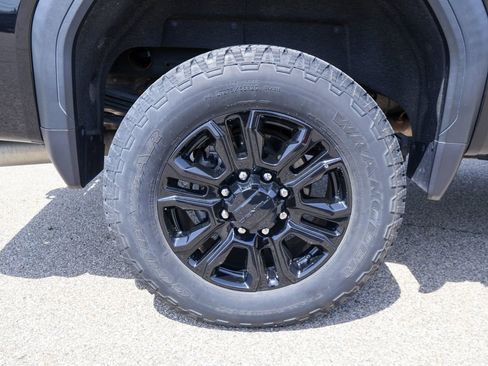 Used 2022 GMC Sierra 2500 Denali w/ Denali Black Diamond Edition AWD/4WD image 35