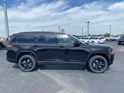 New 2026 Jeep Grand Cherokee L Limited image 8