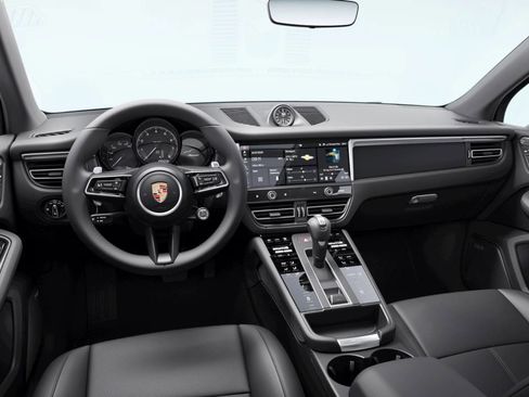 New 2026 Porsche Macan Base image 9