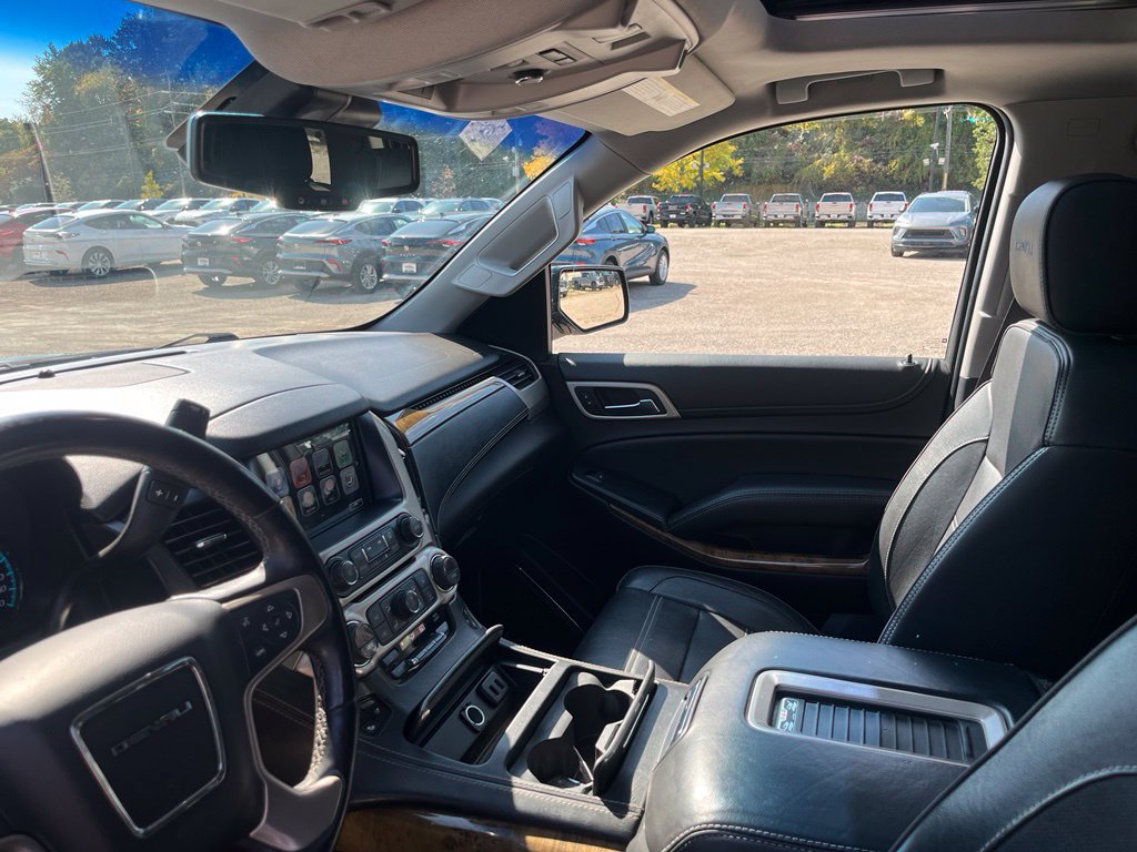 Used 2017 GMC Yukon Denali w/ Enhanced Security Package AWD/4WD image 18
