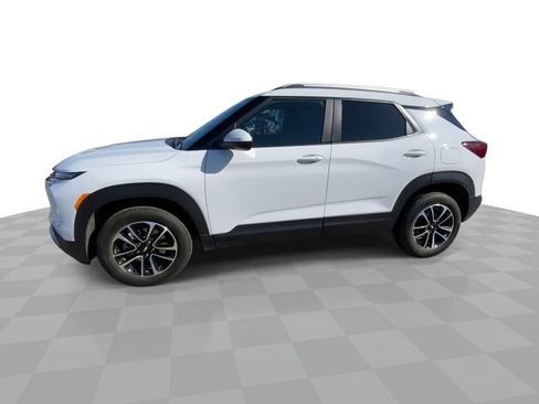 Used 2024 Chevrolet TrailBlazer LT w/ LT Cold Weather Package image 7