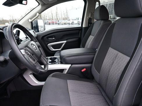 Certified 2024 Nissan Titan SV w/ SV Convenience Package image 22