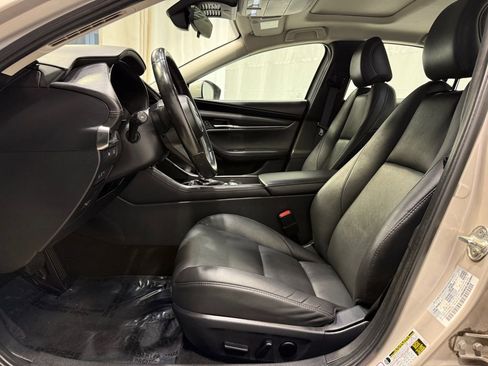 Used 2024 MAZDA MAZDA3 s image 19