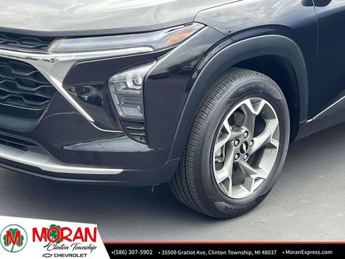 Certified 2024 Chevrolet Trax LT w/ Driver Confidence Package FWD image 9