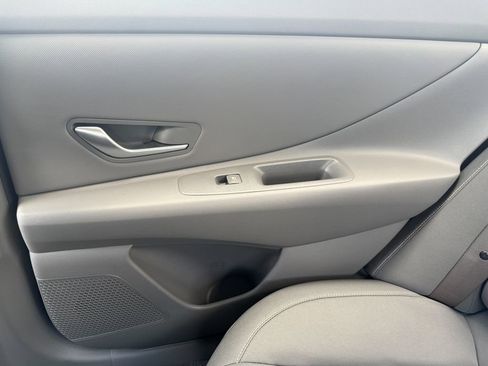 Used 2025 Hyundai Elantra Sport FWD image 24