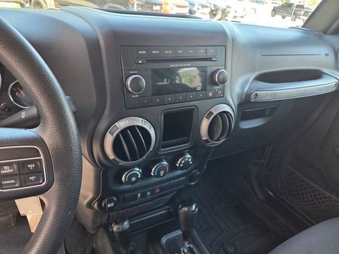 Certified 2017 Jeep Wrangler Unlimited Sport AWD/4WD image 21