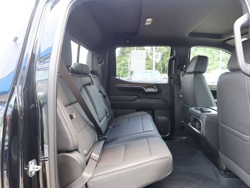 Certified 2023 Chevrolet Silverado 1500 High Country w/ Technology Package AWD/4WD image 40