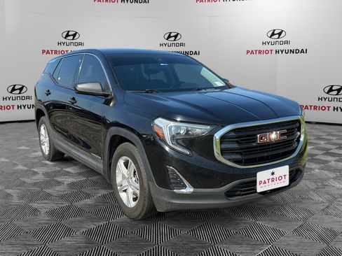 Used 2020 GMC Terrain SLE FWD image 1
