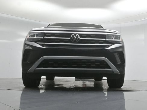Used 2023 Volkswagen Atlas Cross Sport SE w/ Black Wheel Package AWD/4WD image 45