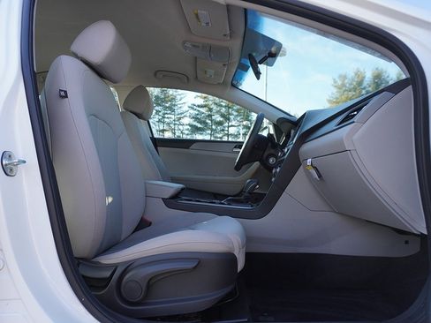 Used 2019 Hyundai Sonata SE image 29