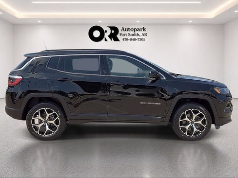 Used 2025 Jeep Compass Limited AWD/4WD image 6