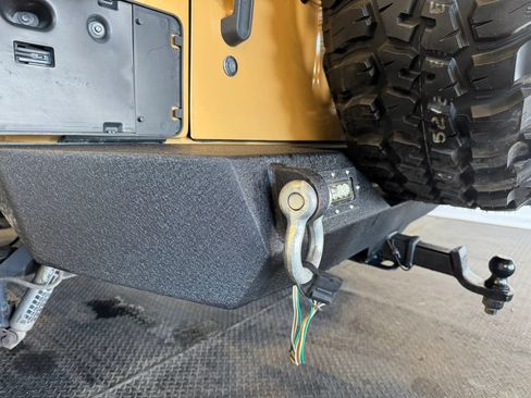 Used 2013 Jeep Wrangler Sport AWD/4WD image 32