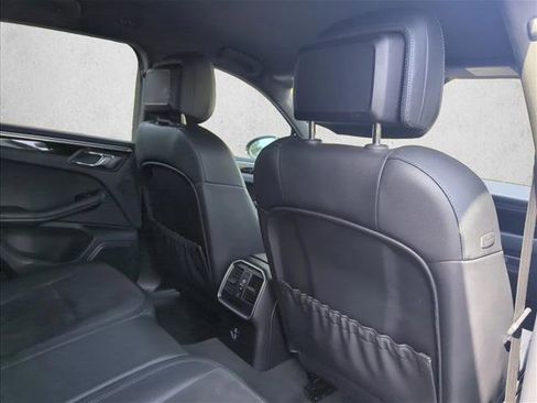 Used 2021 Porsche Macan image 25