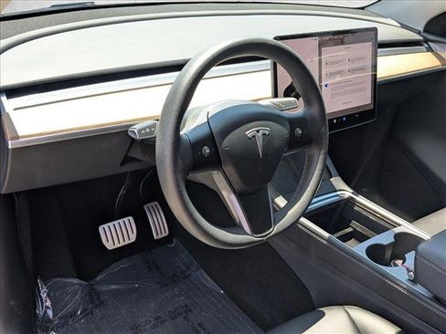 Used 2025 Tesla Model Y Performance AWD/4WD image 10