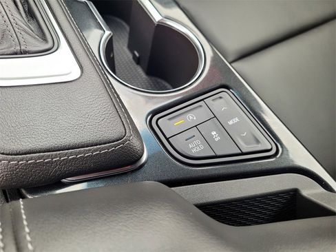 Used 2025 Cadillac CT4 Luxury image 23