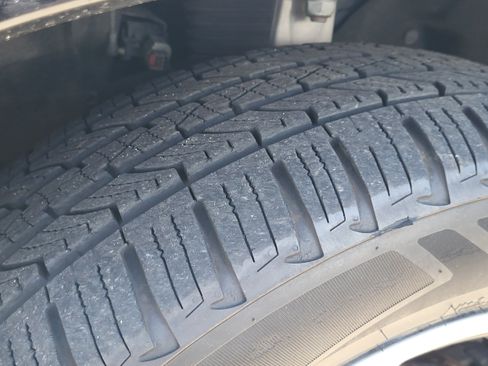 Used 2017 Jeep Grand Cherokee Overland AWD/4WD image 11