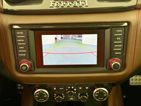 Used 2016 Ferrari California T RWD image 13