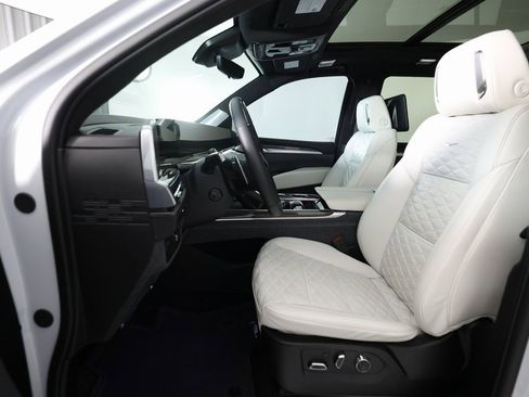 Used 2026 Cadillac Escalade V image 19